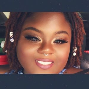 Meet your Posher, Ledora